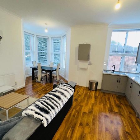 Newly Refurbished Two Bedrooms Flat St Leonards-on-Sea Buitenkant foto